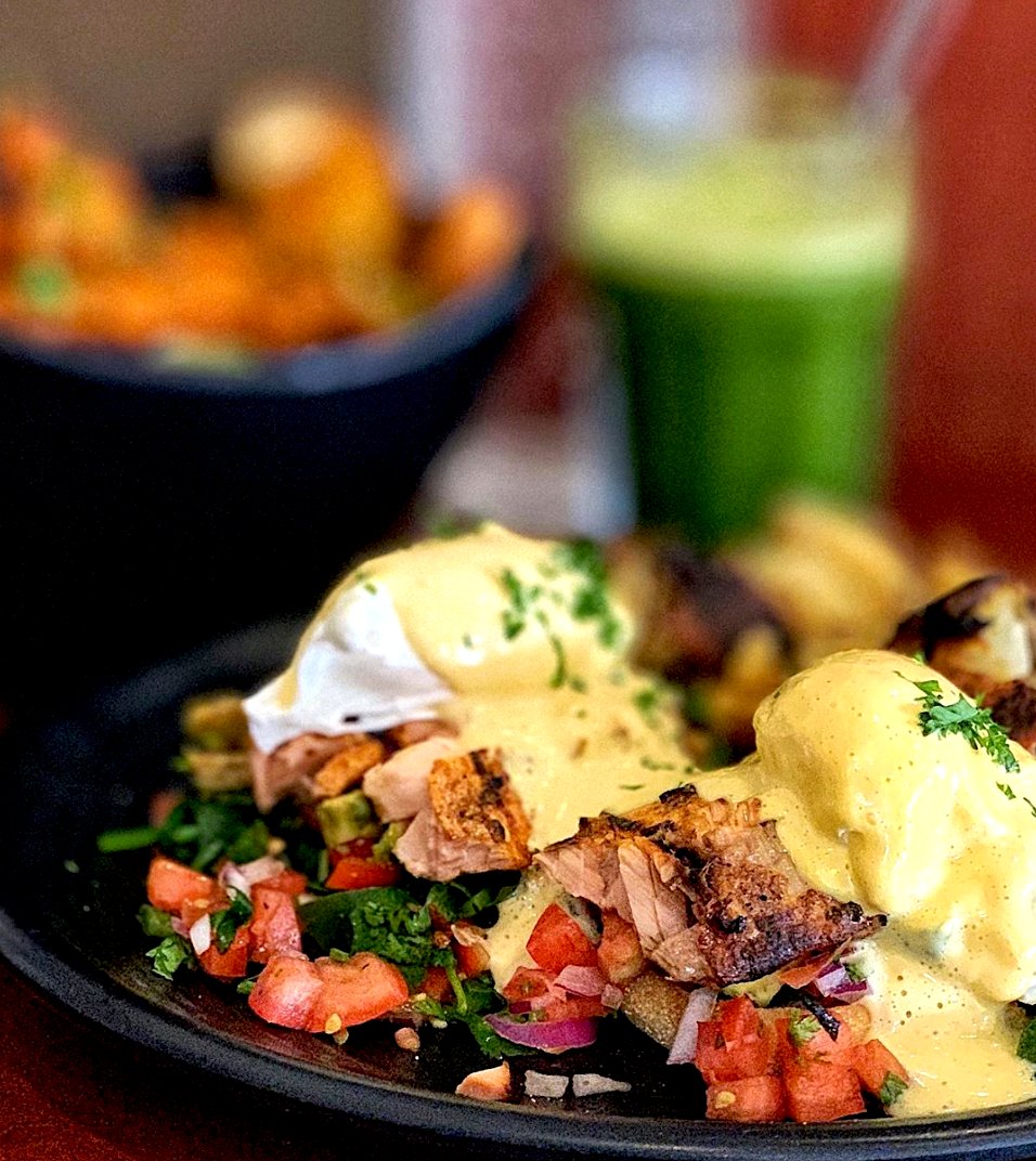 Order415sf's tweet photo. Brunch just got so much better at @thenewspotonpolk The new spot benedict w/ charbroiled wild salmon fillet, spinach, avo &amp; pico de Gallo 💯🍳🥓
.
Click the link in our bio to stay updated on all restaurants in the city! https://t.co/I3WycoU0xn