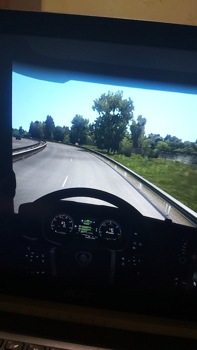 Jeeesus. Just went on euro truck simulator 2, and <a href="/TruckersFM/">Truckers.FM</a> playin' @KSIOlajidebt - Houdini. 🔥🔥🔥