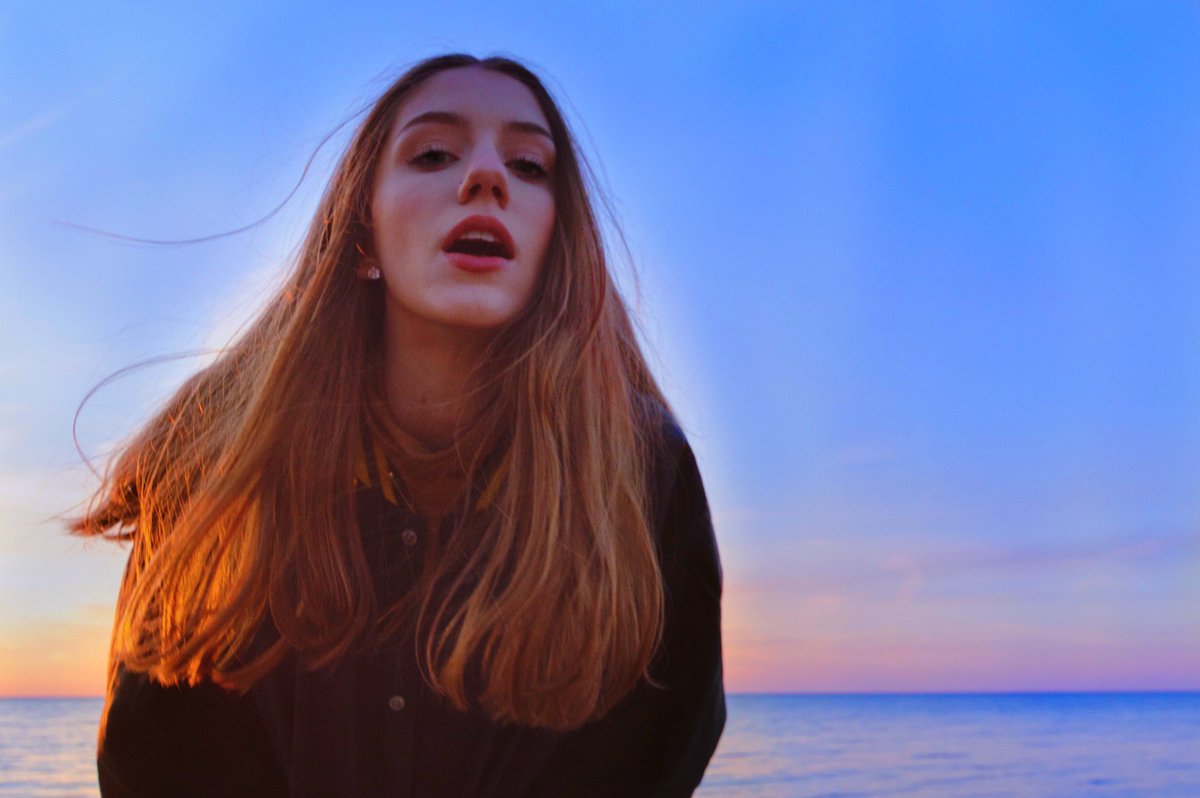 elyssaklee's tweet photo. A calming blue color palette 
#colorpalette #photography #modeling https://t.co/uHTKHI4rRg