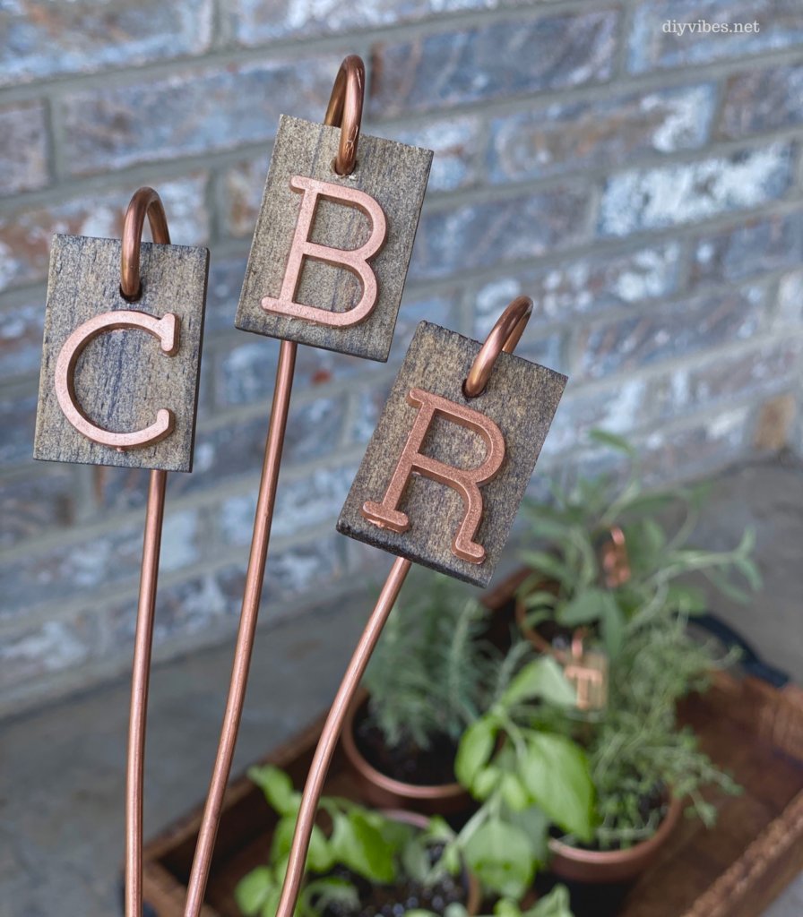 Here's a cute idea for garden markers from DIY Vibes 

ow.ly/D3Gs50zQqNV