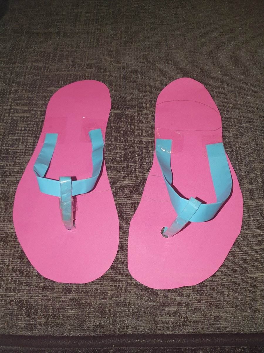 fi_mackenzie7's tweet photo. @MaxwelltonPS Mila's flip flop challenge - she wanted to decorate them but ran out of time! https://t.co/yuIBp6fzLk