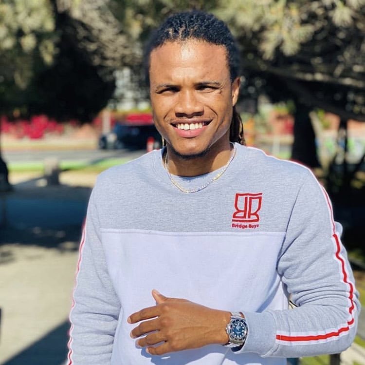 thebridgeoffic2's tweet photo. Every Journey Requires The Bridge ⚜️
Sprint on over to https://shopbridgeboyz and
>>> Get Yours Now <<<< . @daleelliottjr 📸
.
#GetTheBridge https://t.co/uOw2csnpJ3