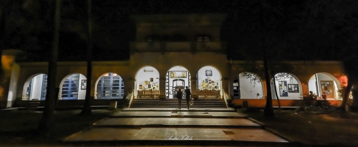 m4estri's tweet photo. Com quantos anos vocês descobriram que o Colégio Beverly Hills (Três Espiãs Demais) e a Universidade Federal Rural do Rio de Janeiro são o mesmo lugar? https://t.co/UgWUOCEhcF