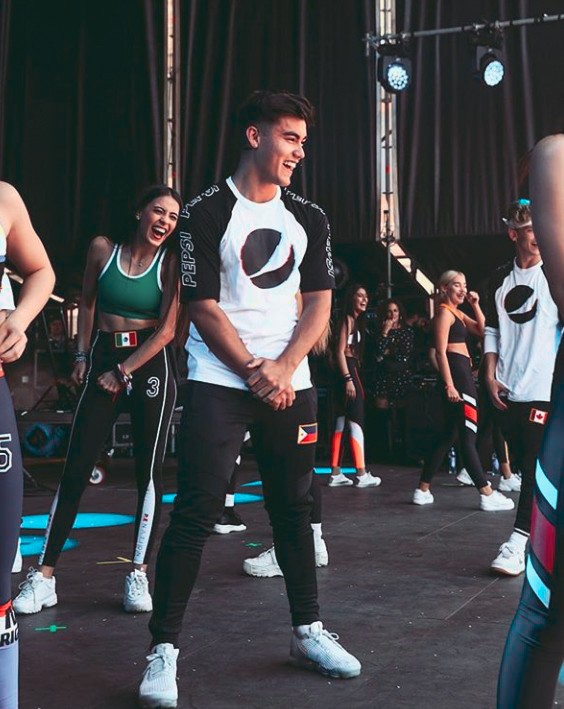BaileyMayWorld_'s tweet photo. We love you Bailey!! You never failed to make us proud of you as always!! We are so proud of you ninja and We miss you already @baileymay ❤
#BaileyMay 
#baeleysph https://t.co/HTOI6jZq6z