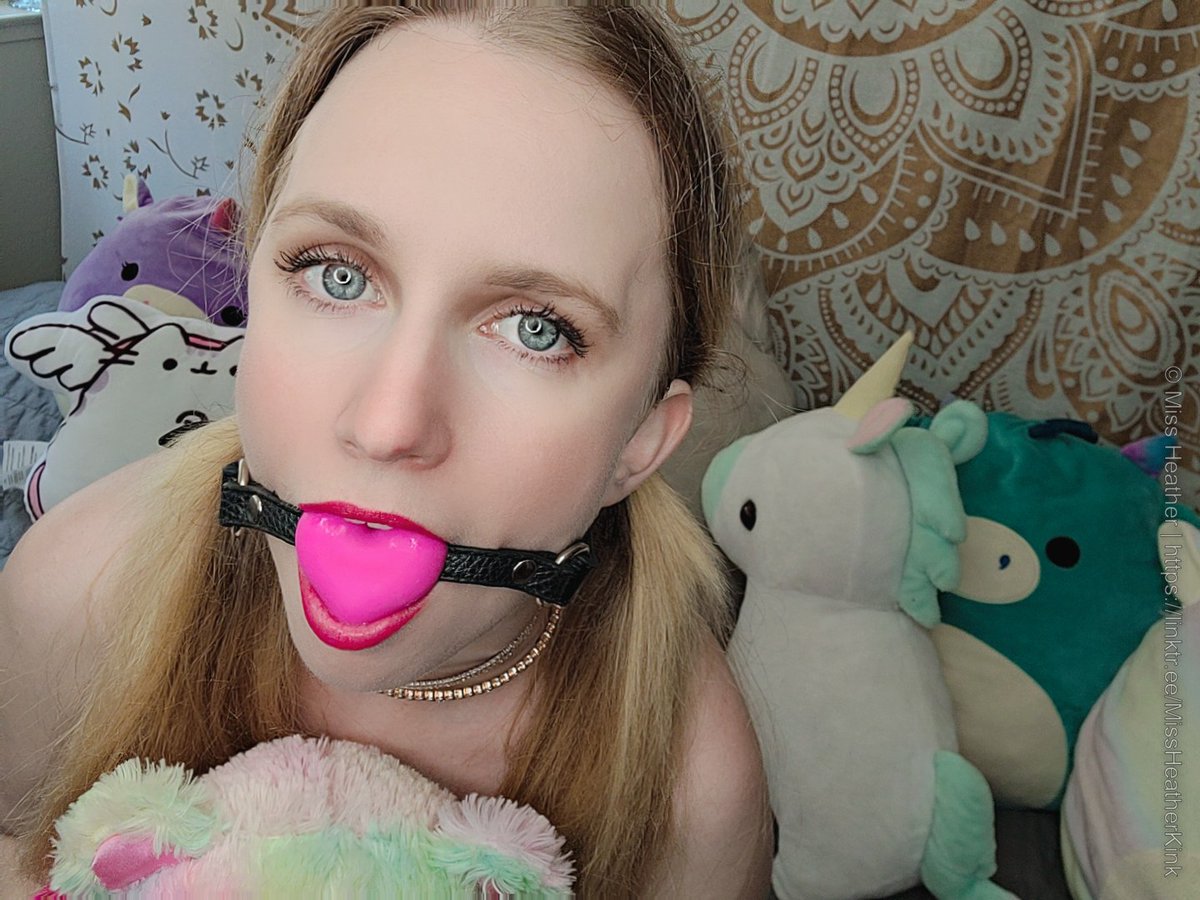 Sometimes, this is the only way to get me to stop talking shit.  ##heartgag #drool #droolicious #kinky #kinkylittle #kinkyunicorn #magical