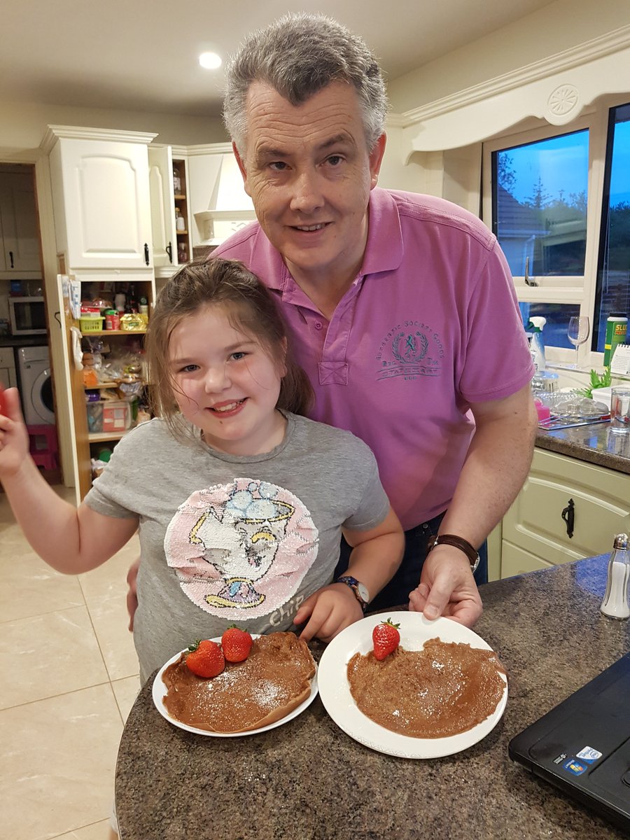 lindakielyh's tweet photo. #clareedbake
Katie Hogan, GNS Killaloe made gluten free chocolate cacao pancakes. Served with yummy strawberries https://t.co/j600Ff0YIT