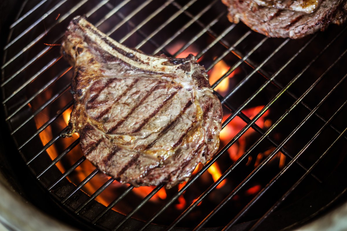 ROCharcoal's tweet photo. Dear meat, what is preventing you from looking like this? 😍 https://t.co/dZwoMgXclA