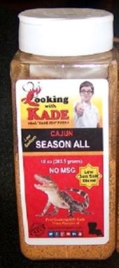 CajunKitchens's tweet photo. Cooking With Kade Cajun Low Salt Season All 10 oz bottle Get you some here https://t.co/EaVhgdAFCu #CookingWithKade #SeasonAll #CajunProdusts #MADEinUSA https://t.co/o6fhiE1GvA