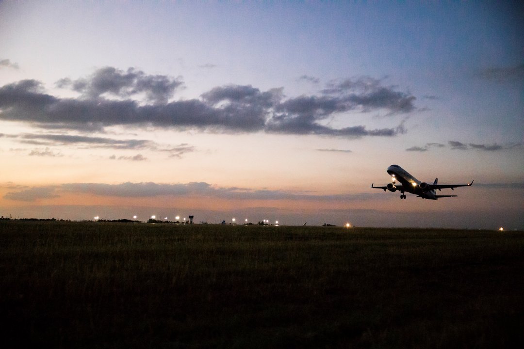 En este periodo de emergencia nuestros aeropuertos se mantienen disponibles para trasladar a quienes lo necesitan.

Mientras siguen cerradas las fronteras, seguimos trabajando con las autoridades para reanudar de manera segura el tráfico de pasajeros tan pronto como sea posible.