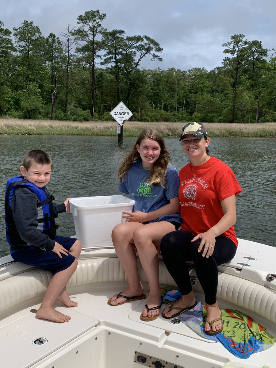 krista_booth's tweet photo. When Trantwood’s 4th graders can’t take their field trip to get their oysters in the water, Mrs. Booth comes to the rescue with the help of her kids! 4th graders, your oysters were safely put in at the Oyster Reef today! @TrantwoodES @LouAnneMetzger @Lewis2Karen @PezzellaMelinda https://t.co/IXGHzLKmrT