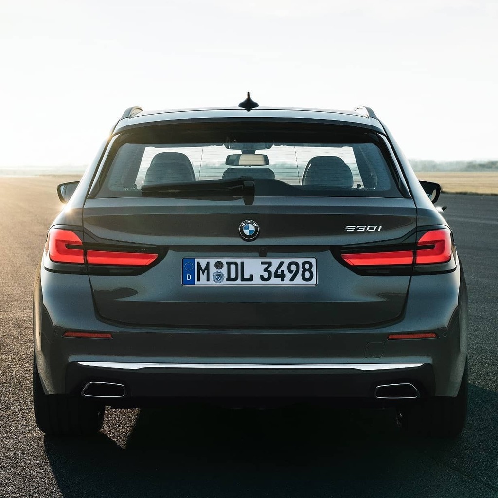 autogefuehl's tweet photo. Another look at the new BMW 5er Facelift 😎
#ad #anzeige #bmw #bmwlove #bmwlover #bmwlovers #bmwlife #bmwlifestyle #bmwadventure #bmwaddict #bmwaddicts #bmwaddicted #bmwfan #bmwfanatics #bmwfans #bmwclub #bmwclubofficial #bmwm #bmwcar #bmwstyle #bmwauto #bayrischemotorenwerke https://t.co/1RoPQEbIG9