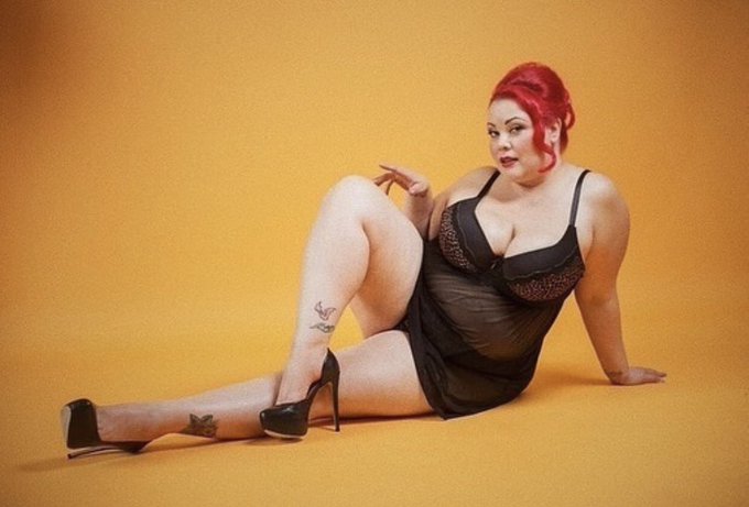 Today&rsquo;s #tbt is from the shoot for @TheElleChase&rsquo;s @CurvyGirlSexBk book, shot by @narcissusholmes four<a href="/tag/tbt"class="tags">#tbt</a><a class="tags" target="_blank" title="On Twitter" href="/?out=eyJ0eXAiOiJKV1QiLCJhbGciOiJIUzUxMiJ9.eyJpYXQiOjE3MjIwNzExOTAsImlzcyI6InR3cG9ybnN0YXJzLmNvbSIsIm5iZiI6MTcyMjA3MTE5MCwiZXhwIjoxNzUzNjA3MTkwLCJyZWRpcmVjdF91cmwiOiJodHRwczovL3R3aXR0ZXIuY29tL1RoZUVsbGVDaGFzZSJ9.9kiG_R4i805yHhD1nHdgA5V0mEmEwf4YDxyWvo4H35_9TkENfNvEmZLogH1vHMEaeQoXBi2-pyCRwN_-KT-Kkw">@TheElleChase</a>