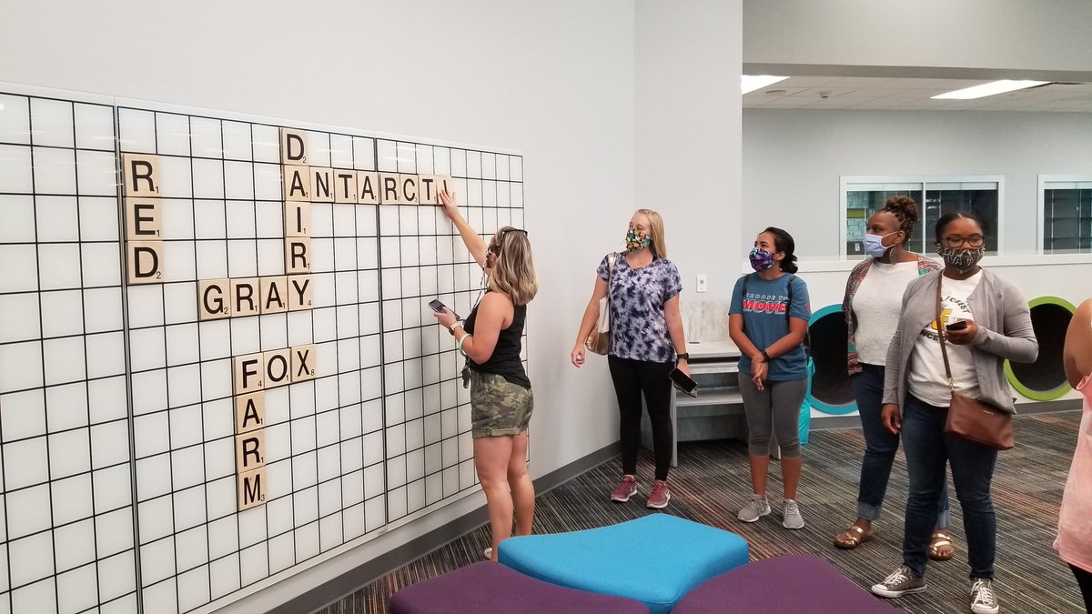 FoxLibraryKISD's tweet photo. @FoxKISD 3rd & 4th grade teachers figured out more 🦊 facts during our #FoxLaunch today! Did you know that a fox's tail is called a brush?? #FoxFamily https://t.co/zEi5isgqPh