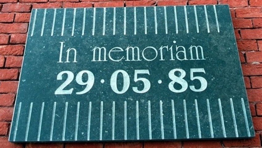 jup1897's tweet photo. Sono passati 35 anni dalla tragedia dell' Heysel.

• Rocco Acerra, 28
• Bruno Balli, 50
• Alfons Bos, 35
• Giancarlo Bruschera, 34
• Andrea Casula, 10
• Giovanni Casula, 44
• Nino Cerullo, 24
• Willy Chielens, 41
• Giuseppina Conti, 17
• Dirk Daeneckx, 27 https://t.co/YMhJIxLVc7