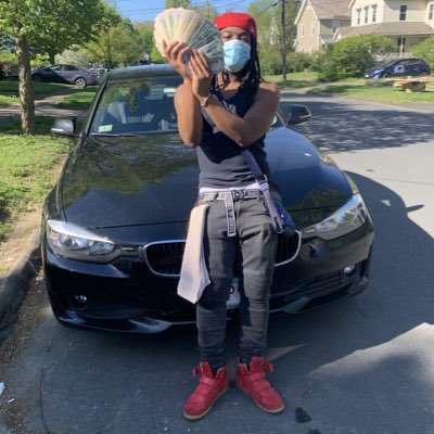 FamousMally's tweet photo. #NewProfilePic https://t.co/I7KiiYFtiN