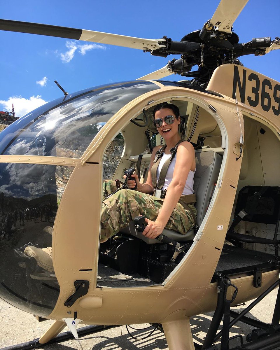 Throwback to big stunts and even bigger smiles on the set of #Blindspot! 💪 📸: Jaimie Alexander