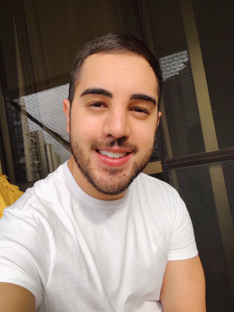 Da pra ver que estou usando aparelho nessa foto? na quarentena é importante cuidar de nós e com @invisalignbrasil  posso acompanhar meu tratamento a distância! no app da invisa eu e minha dentista @sanyamamoto conseguimos resolver tudo. 🙌🏽✨ #Invisalign #EmCasaComInvisalign #Ad