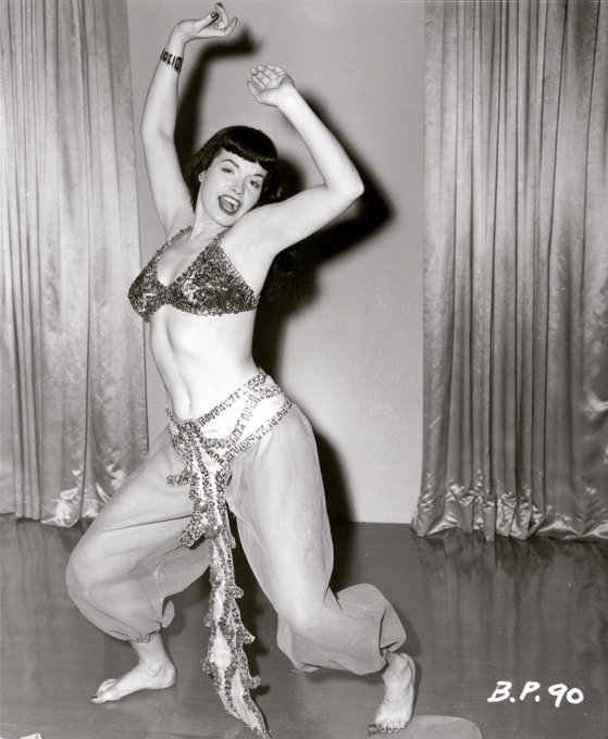 Watch Bettie Page's leaked NSFW photo on TwXstars