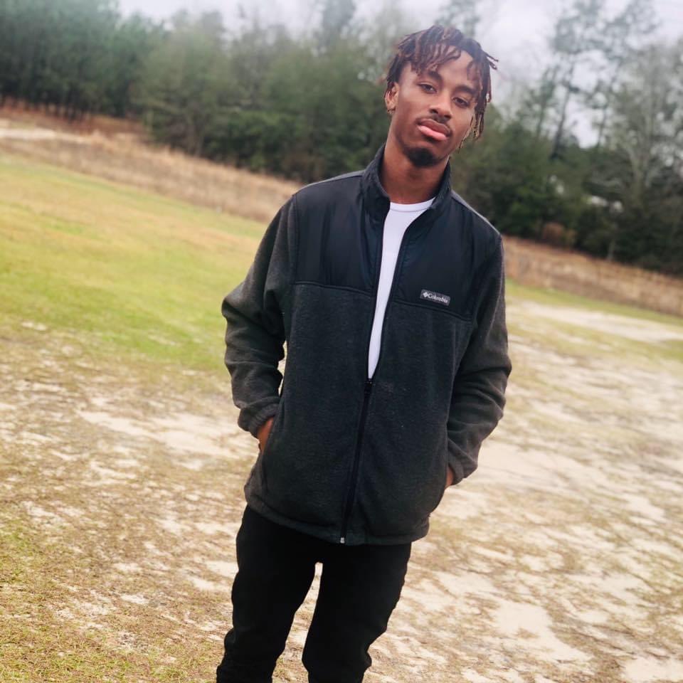 McknightTrell's tweet photo. Losing somebody that was a part of your childhood is a big hurt🤦🏾‍♂️🤦🏾‍♂️😖 Rest up Bro🙏🏾 https://t.co/1pcXUPYNEG