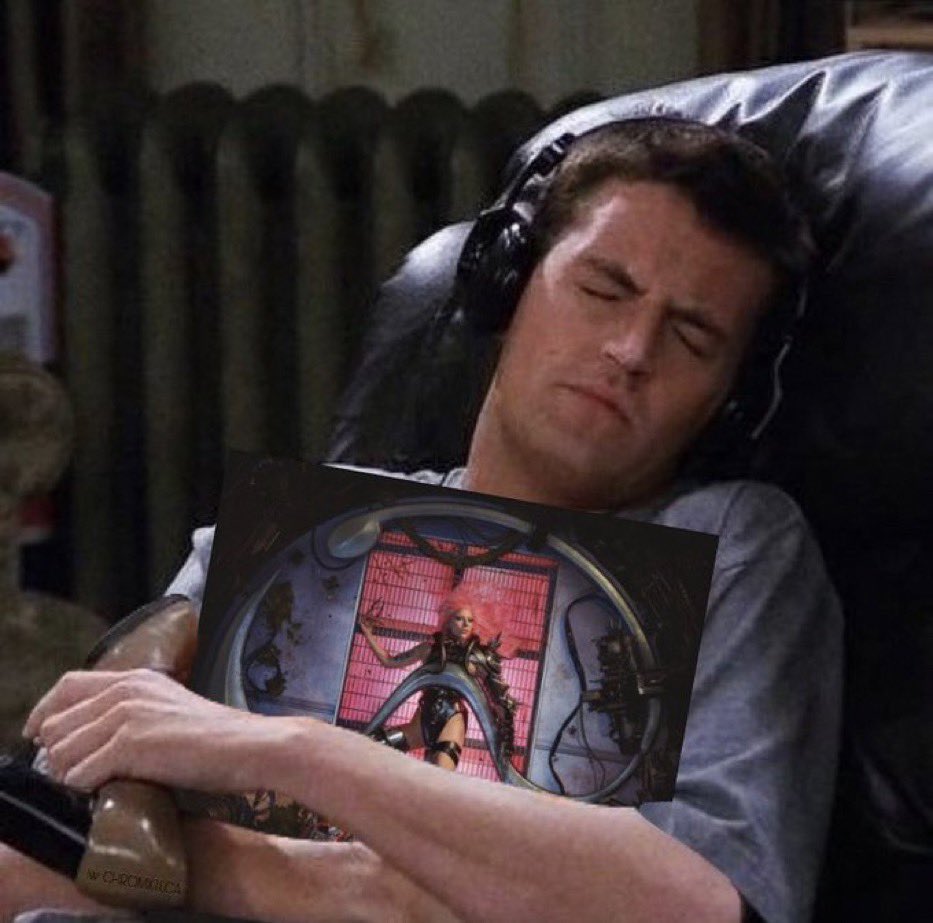 cleytu's tweet image. ouvindo minha Lady Gaga #CHROMATICA