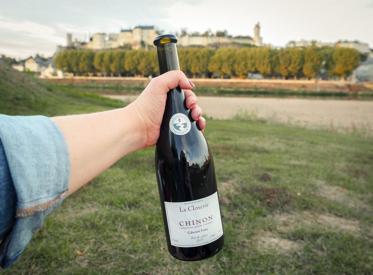 AusLoire's tweet photo. Work in the trade? Make sure you try the medium/light reds of the Loire Valley. Cabernet Franc will be hot property this winter.
.
📸  https://t.co/LcGQmWpOkY
.
#loirevalleywines #wine #drinks #loirevalley #vino #delicious #redhot #cabernetfranc #winetrade #chinon #hotproperty https://t.co/ZxwvRutPnu