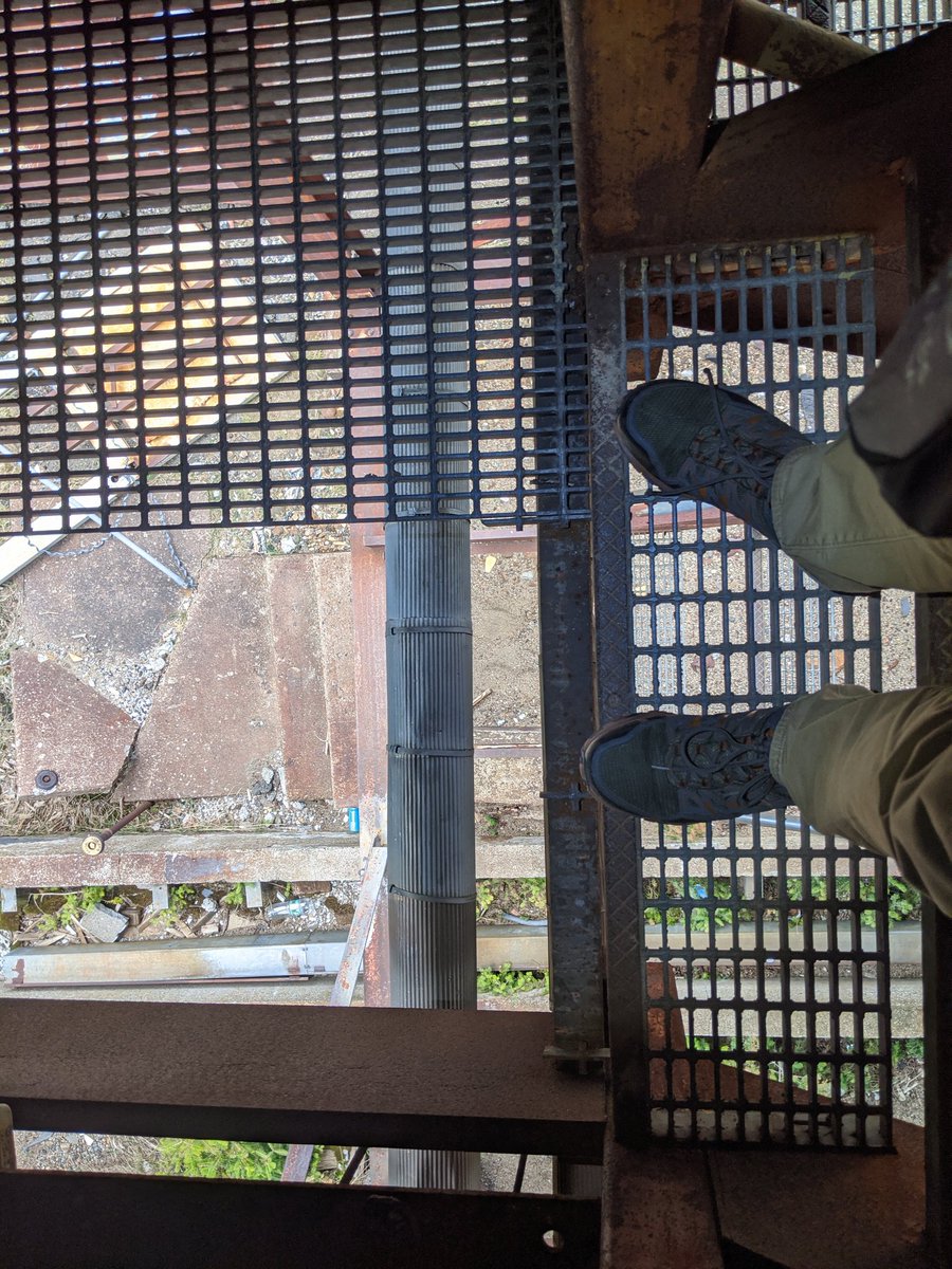 EldrToadExplore's tweet photo. Variety of #abandoned staircases while #urbex adventure, some #decay https://t.co/CYqGRIbuYA
