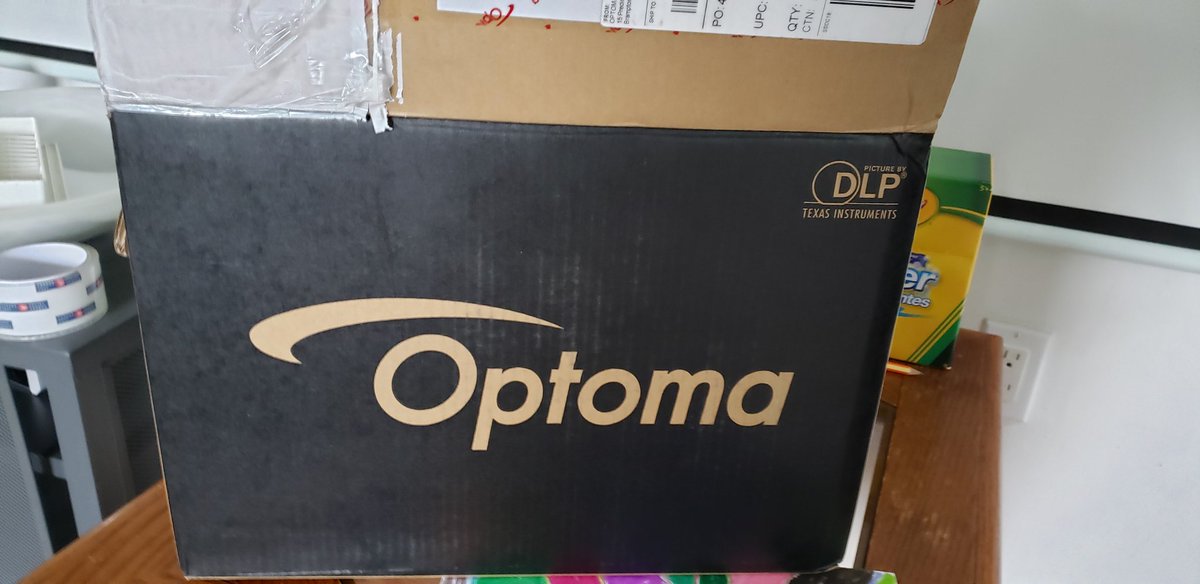 travis331999's tweet image. My new projector!! It took a couple of weeks. But finally got it. Thanks dad! #optomaprojector #hd39darbee
