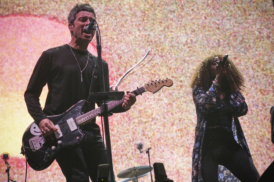  Happy 53th Birthday !
NOEL GALLAGHER     :Mitch Ikeda 