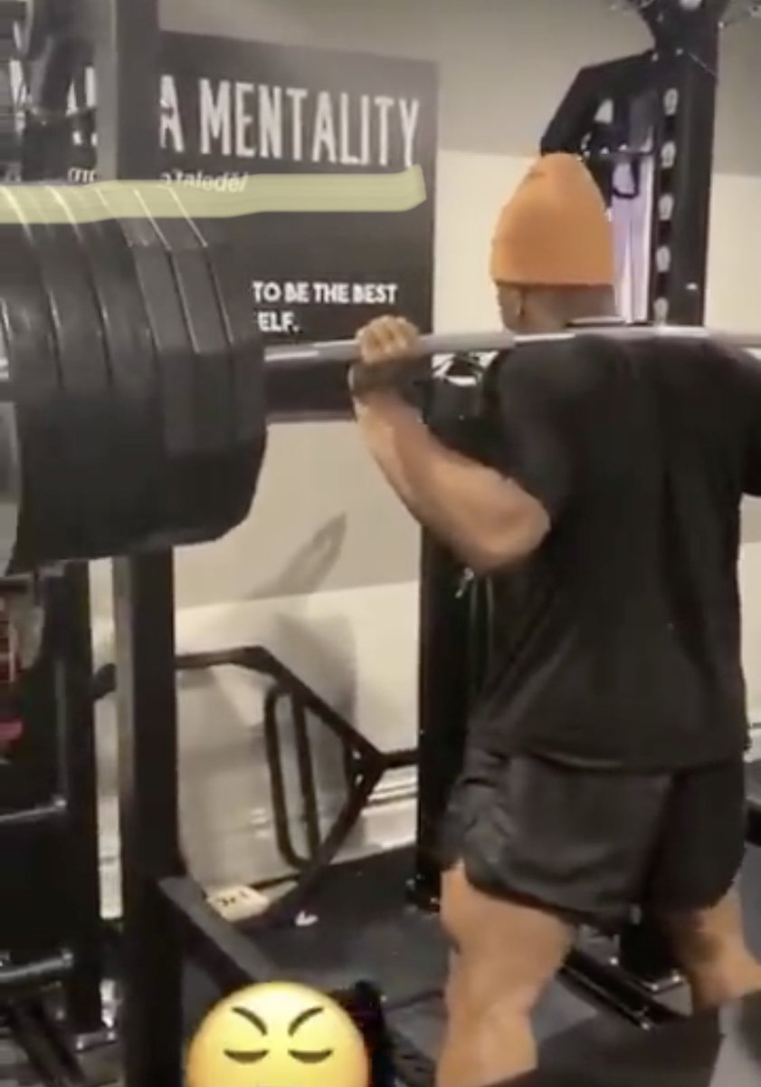 AnthonyNYGiant's tweet photo. Anyone else peep Mamba Mentality poster staring right at @saquon while he puts in work? I did. Go get it. https://t.co/EGdBXNiBZQ