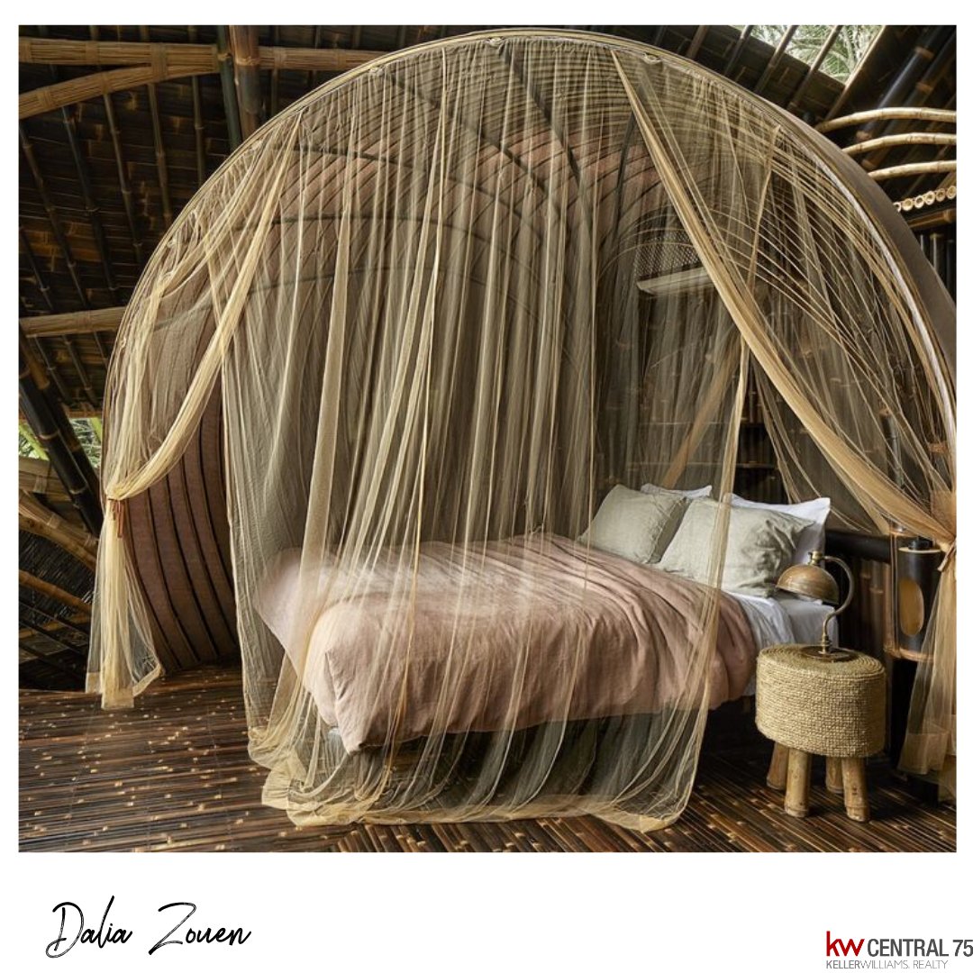 DaliaAndSam's tweet photo. This beautiful bedroom is located in a bamboo house in the jungle! Located in the heart of Bali. Who wants to stay here? ❤️ https://t.co/sbt8SGCgGu