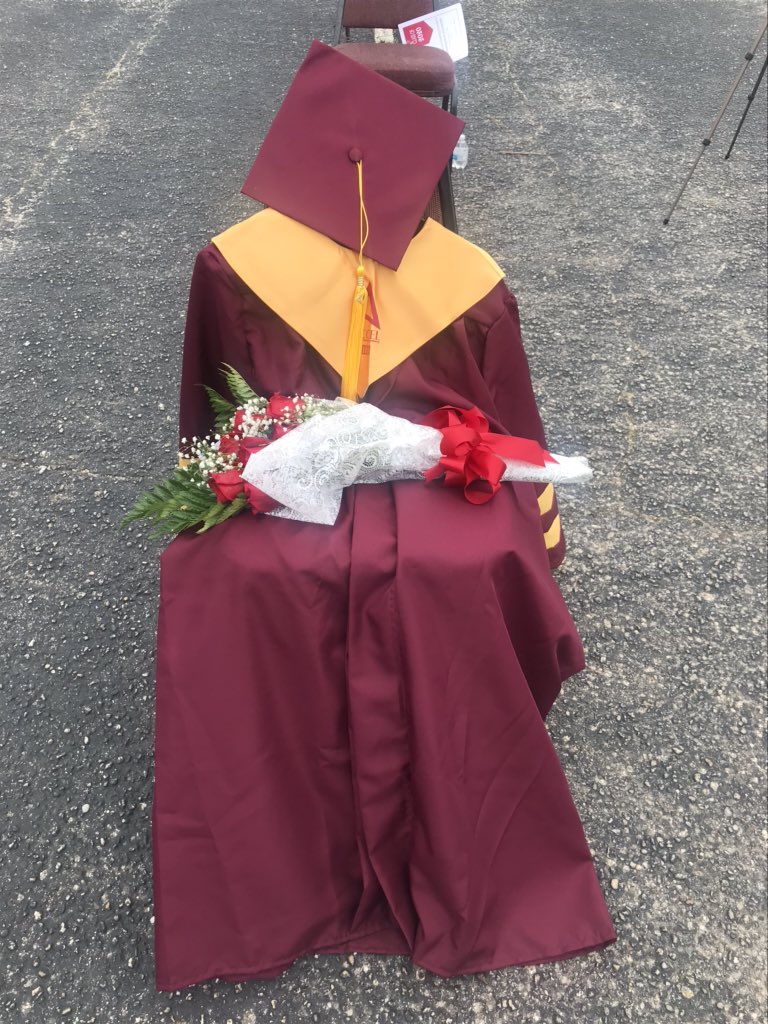ACCELCharter's tweet photo. In Loving Memory of graduate Klintaveus Thompson. #ClassOf2020 #wemissyou https://t.co/AUQoUBzY52