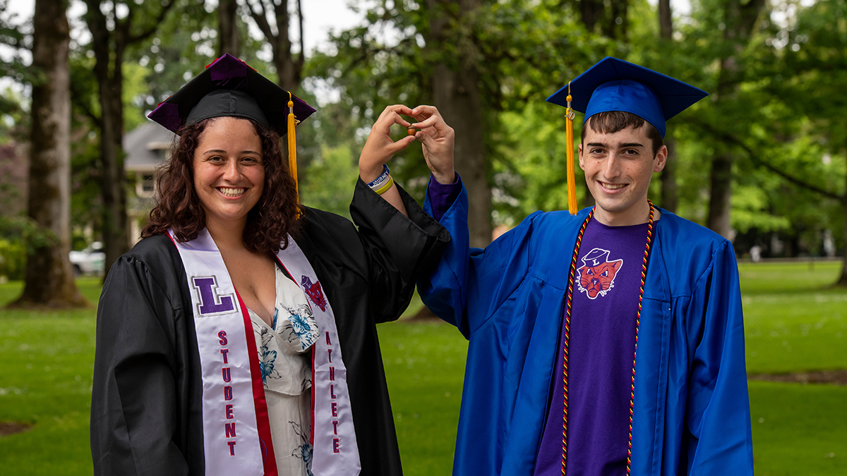 LinfieldUniv's tweet photo. Pass it on. 🌰 #Linfield20 https://t.co/oXVfYbqoFR