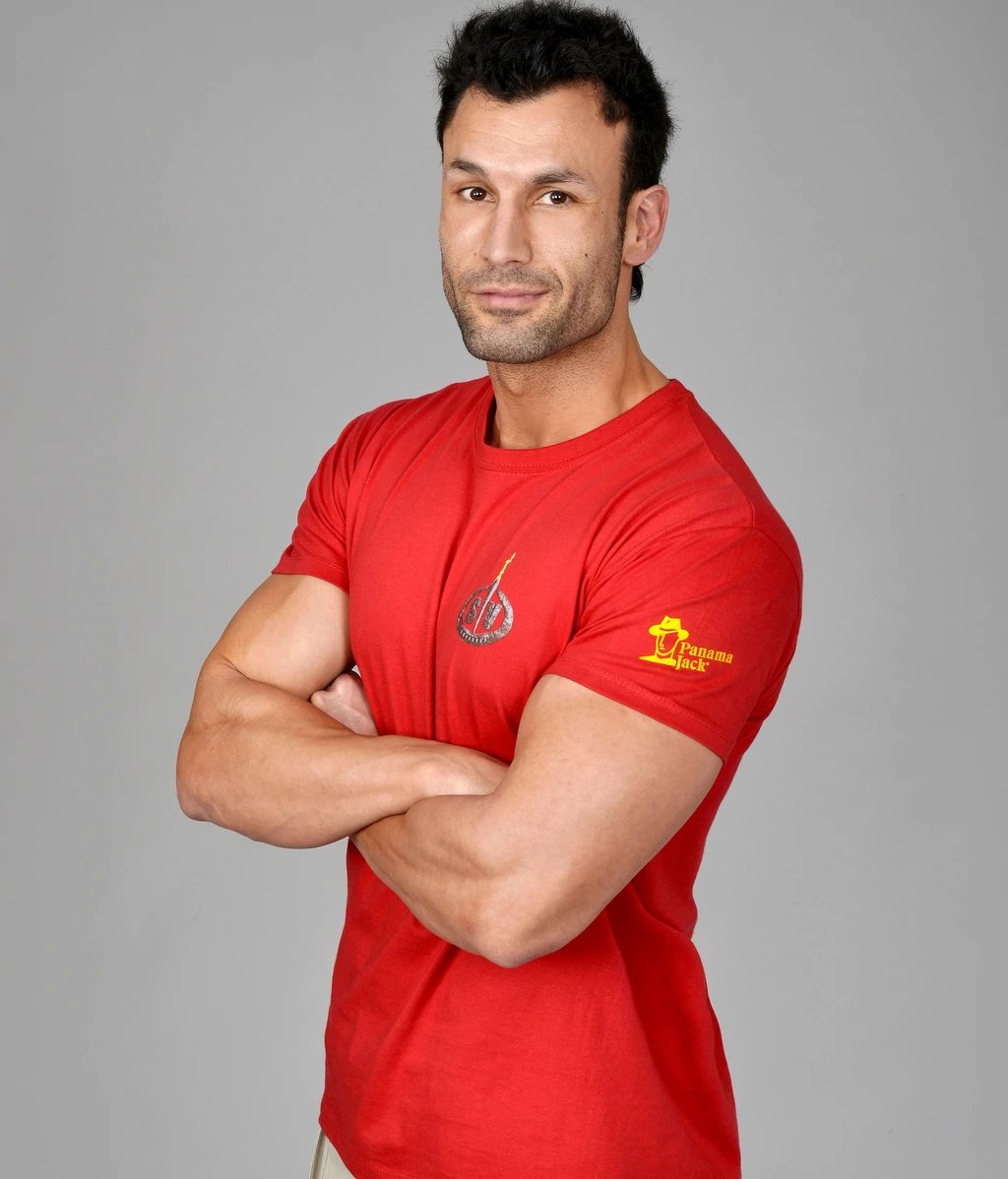 realitysofi's tweet photo. Quien se salva? 

RT JORGE

FAV HUGO

#SVFinal1 #Supervivientes2020 https://t.co/oc1V9kinFZ
