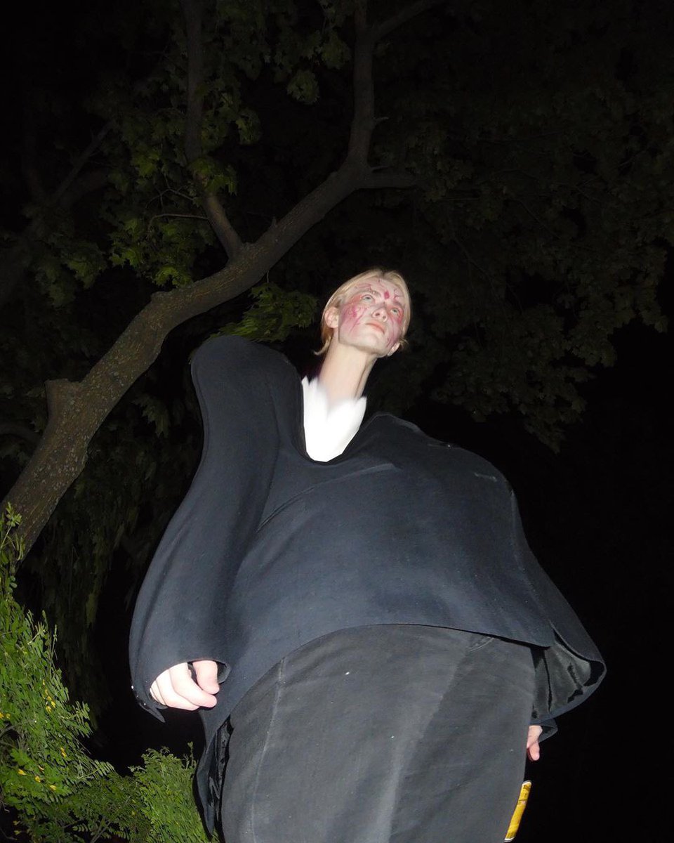 "My name isn't Alice
But I'll keep looking, I'll keep looking for Wonderland" ✨🧚🏻‍♂️ #Chromatica