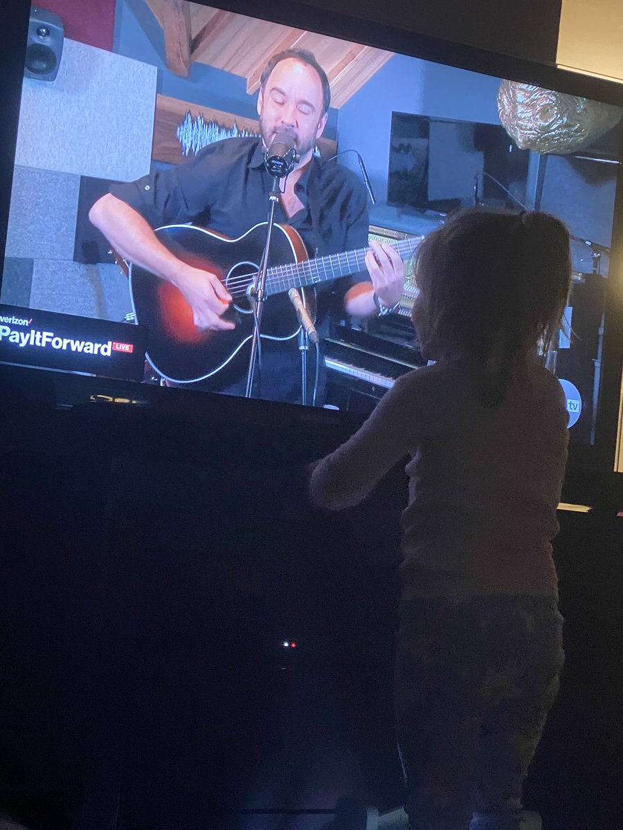dmbkara24's tweet photo. #PayItForwardLIVE @davematthewsbnd ❤️ Enjoying this immensely ❤️ https://t.co/BQ9j6sNbgt