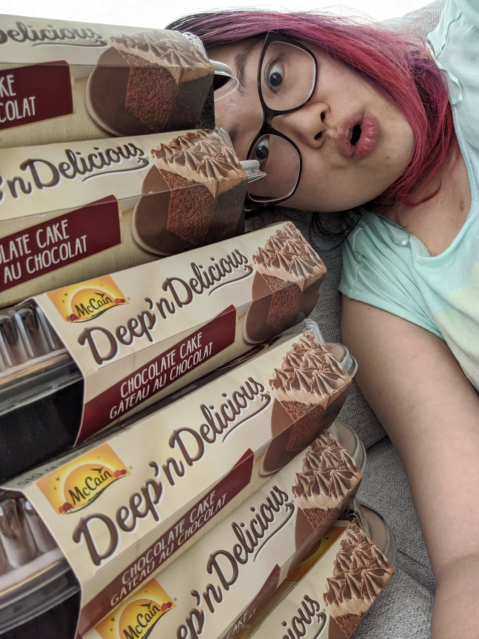 Clara Sia Check Your Spam Folder Y All Mccainfoods Sent Me The Best Swag Ever Cake I Shit You Not It S One Of My Favourite Cakes Ever My Love Will