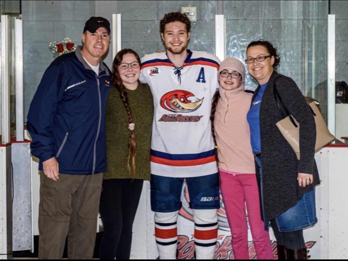 Shoutout to all our RoadRunners billet families... Without you all, we wouldn't be the same ❤️❤️❤️#ThanksForAllYouDo  <a href="/NA3HL/">NA3HL</a> <a href="/NACommissioner/">NAHL Commissioner</a>  <a href="/SpiritIceArena/">Spirit Ice Arena</a> <a href="/Texas_Hockey/">Texas Hockey</a> <a href="/blakessteaks/">Blake's Steaks</a> <a href="/LoneStarPuck/">Lone Star Puck</a>