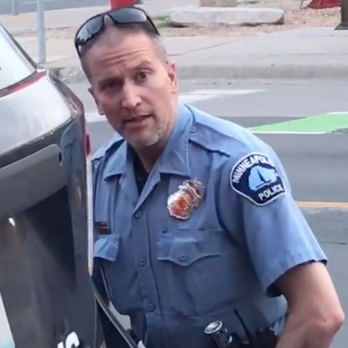 USAPHOBIC's tweet photo. i hate cops. theyre all bastards https://t.co/cEpx0aiZXu