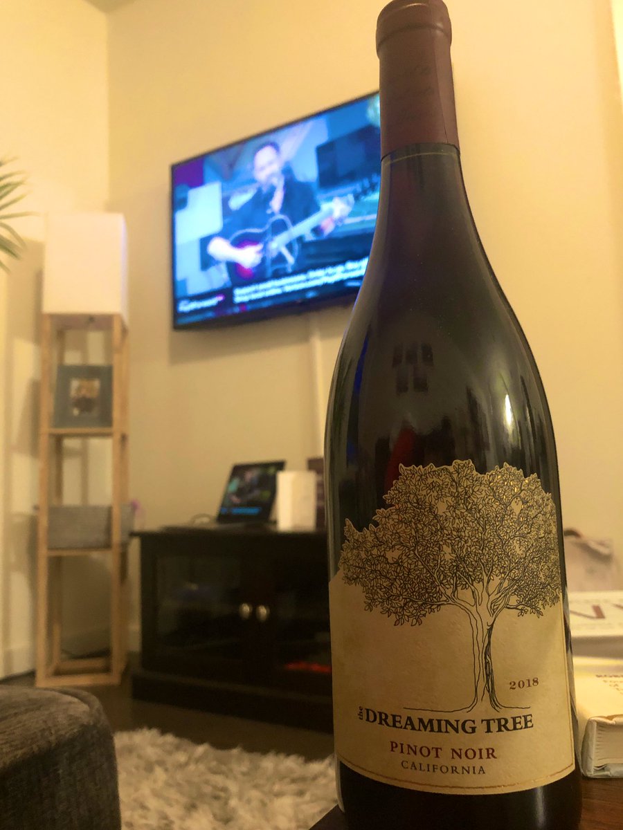 We started quarantine with @davematthewsbnd weeks ago on #PayItForwardLIVE and he’s bringing us to the light at the end of the tunnel now.. 🌳💫🎸🍷
