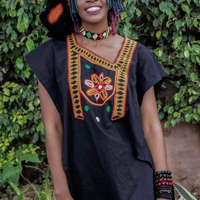 2Smartblog's tweet image. Which female Cameroonian musician can drop Vernyuy tina style??drop your comment. .
#237smartblog 
#Vernyuytina