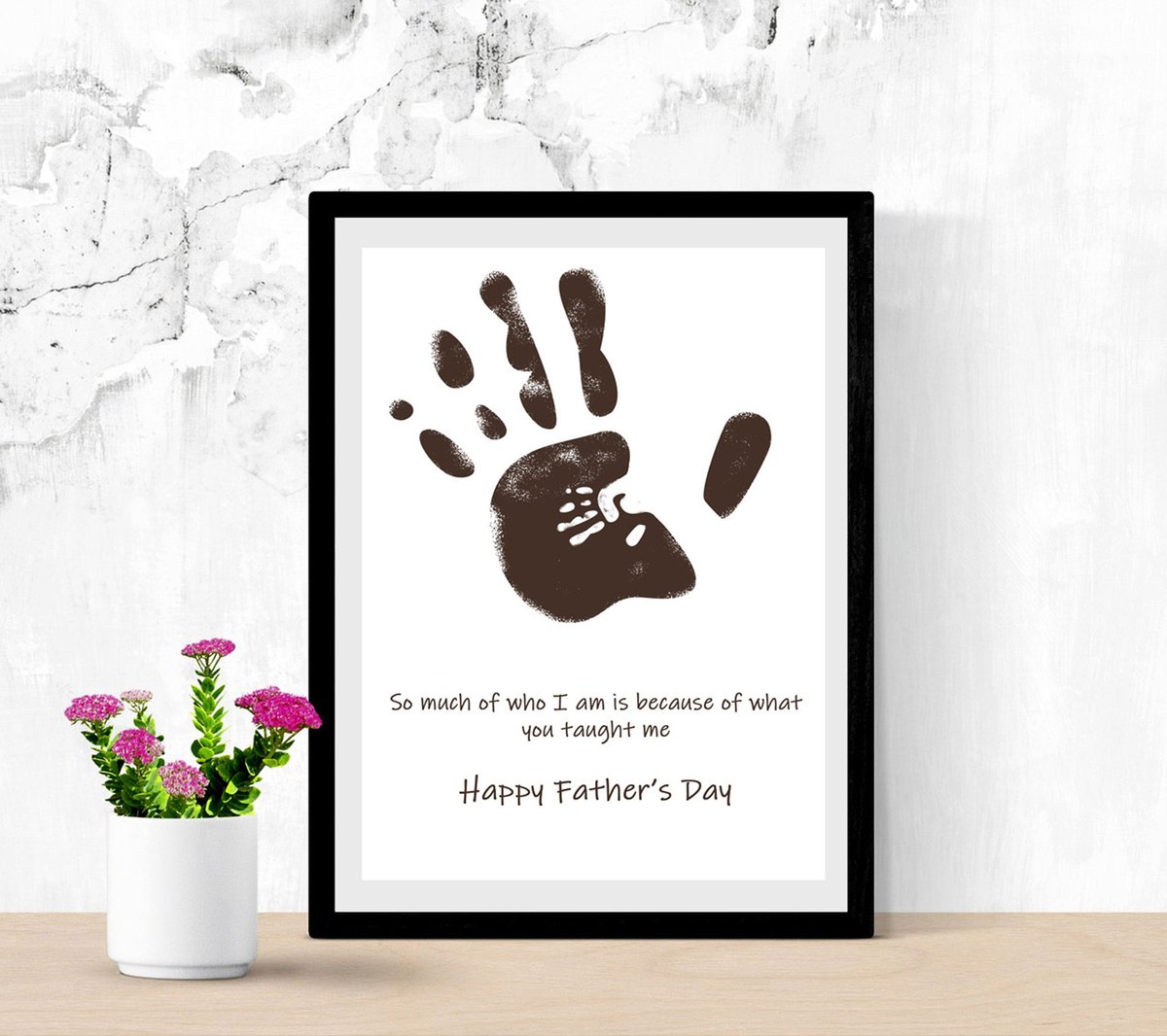 ClickableP's tweet image. Looking for that perfect &quot;handmade&quot; gift without putting in all that effort? LOOK NO FURTHER! This card is the perfect gift from the kids without any messy hands! 😉

Available in 5 different colors! 🤩

Shop this card and more: etsy.com/shop/Clickable…