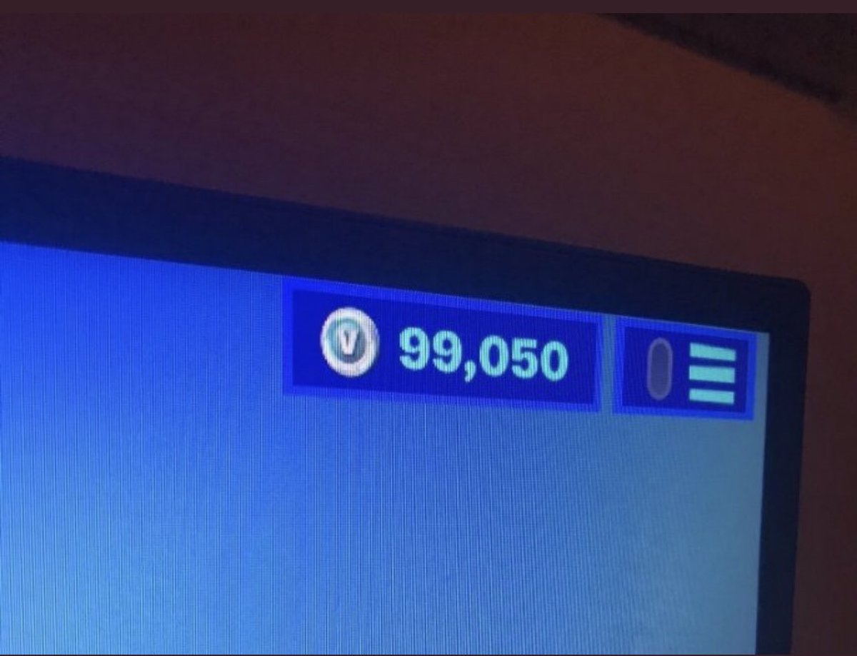 CapaccioJoaco's tweet photo. @Fortnite_ES estaré regalando skin a los que me sigan. VOY A ESTAR VIENDO https://t.co/qAqfkP7QW3