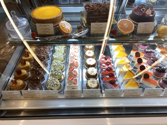 神戸の名店 パティスリー モンプリュ で味わう本格派の洋菓子 Sweetsvillage スイーツビレッジ