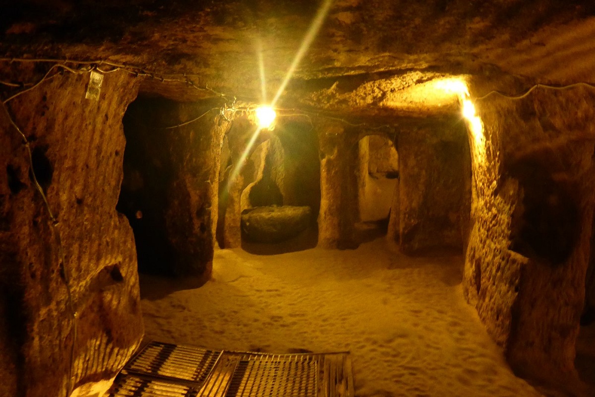 May 28, The Cu Chi Tunnels and the 'Tunnels Rats': We visit the Cu Chi Tunnels, just outside Saigon, to marvel at the engineered home to the Viet Cong during the Vietnam war travel-budget-asia.com/cu-chi-tunnels…