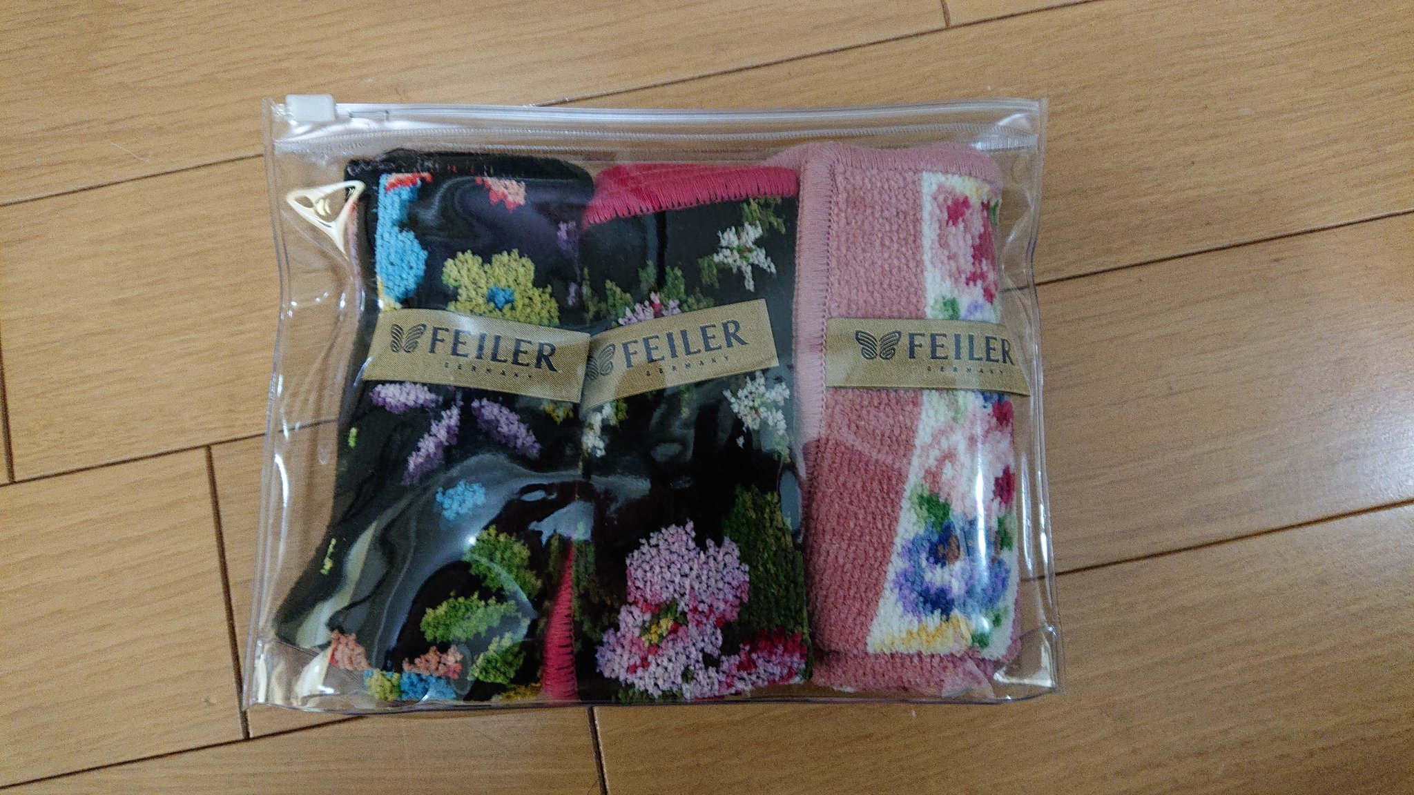 こきんちゃん コストコ川崎でフェイラーハンカチ発見 3枚セットでめちゃお得 コストコ Feiler こきんちゃん コストコ川崎でフェイラーハンカチ発見 3枚セットでめちゃお得 コストコ Feiler