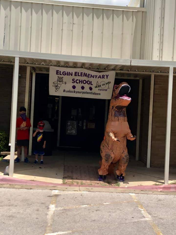 ELGINISD_EE's tweet photo. What a great way to end a very unusual year! EES reverse parade! It was great seeing all of our scholars and their families! We 💜 our Wildcats! @ElginSupt @SarahEFarias https://t.co/mXW4tpiv7v