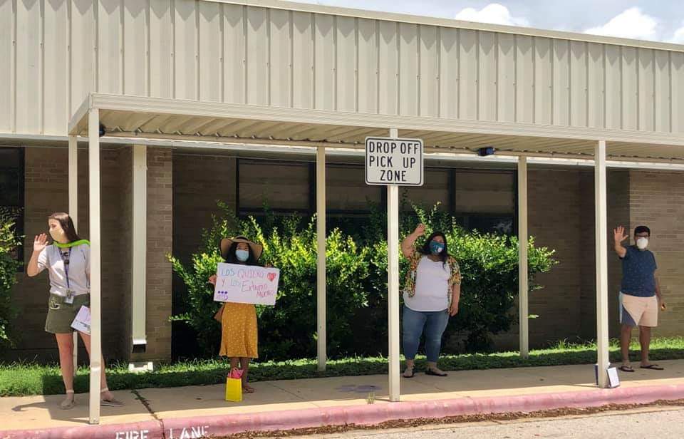 ELGINISD_EE's tweet photo. What a great way to end a very unusual year! EES reverse parade! It was great seeing all of our scholars and their families! We 💜 our Wildcats! @ElginSupt @SarahEFarias https://t.co/mXW4tpiv7v