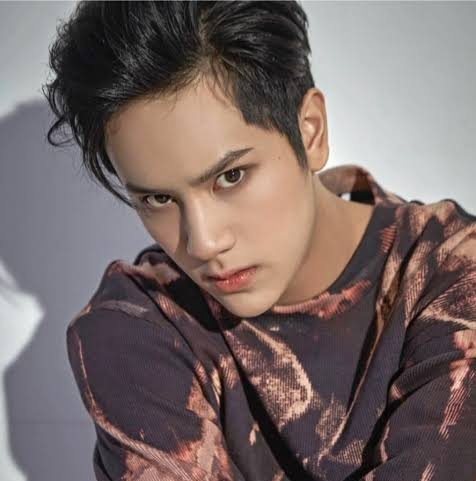 < 𝐀 𝐭𝐡𝐫𝐞𝐚𝐝 𝐨𝐟 𝐍𝐚𝐧𝐨𝐧 𝐚𝐧𝐝 𝐂𝐡𝐢𝐦𝐨𝐧 𝐛𝐮𝐭 𝐭𝐡𝐞𝐲 𝐠𝐞𝐭 𝐨𝐥𝐝𝐞𝐫 𝐚𝐬 𝐲𝐨𝐮 𝐬𝐜𝐫𝐨𝐥𝐥 𝐝𝐨𝐰𝐧 >