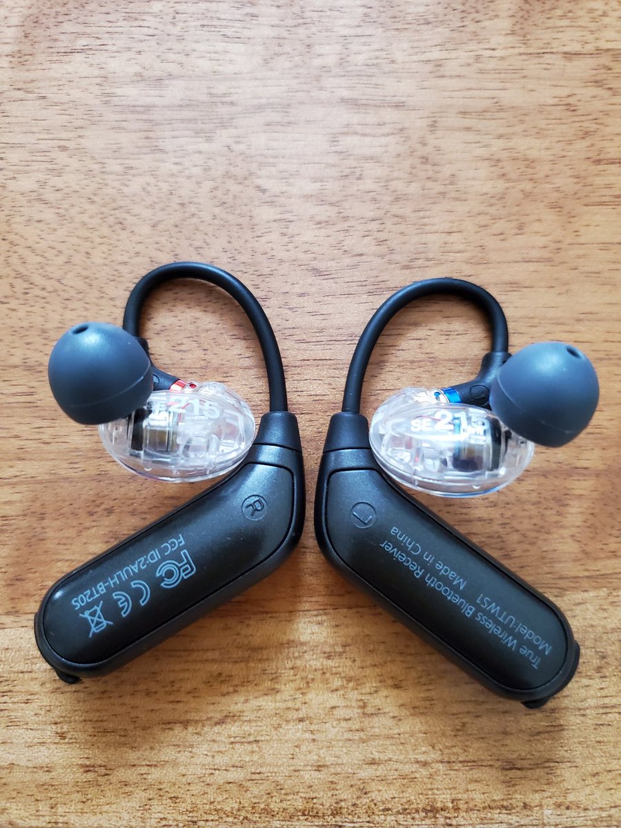 music_10mw's tweet photo. 蝶々
#SE215
#fiio
#utws1 https://t.co/lowhHrqjV3