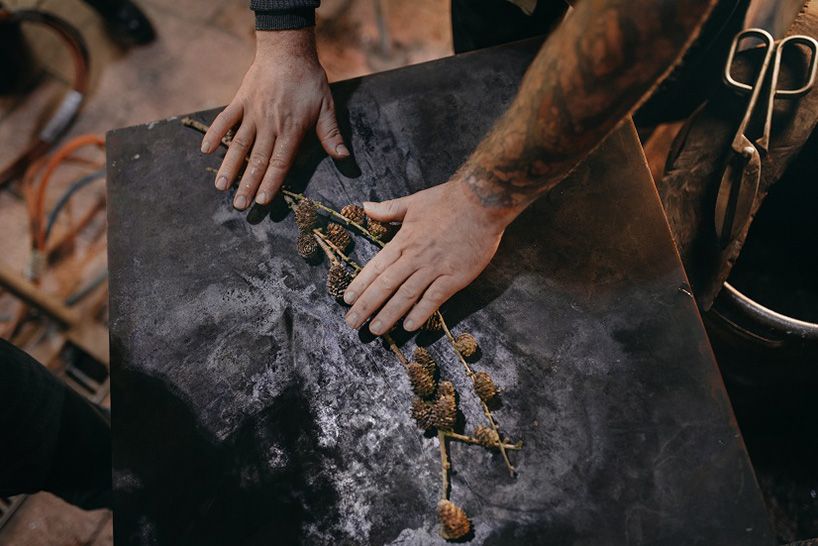 LASVIT breathes eternal life into nature by preserving flowers in glass
designboom.com/design/lasvit-…